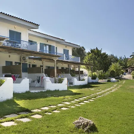 Metaxatos Aparthotel 3*