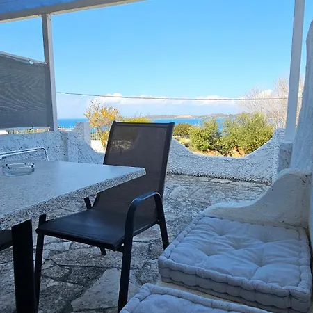 Metaxatos Aparthotel 3*