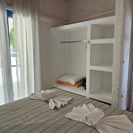 Appart hôtel Metaxatos 4*