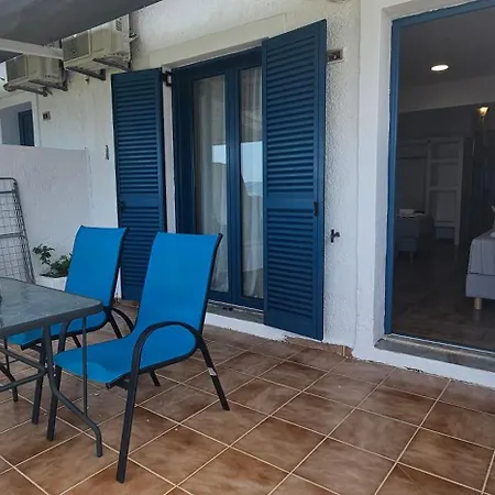 Metaxatos Apart Otel