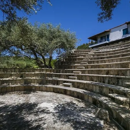 Apart Otel Metaxatos 4*