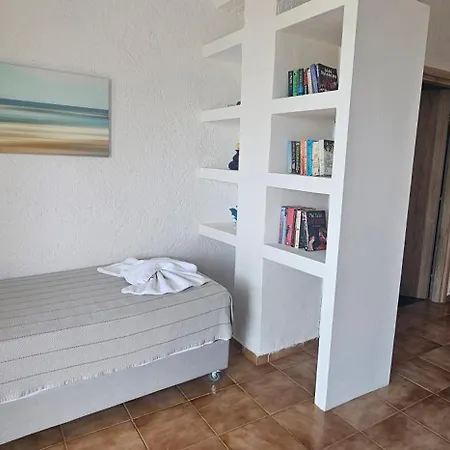Metaxatos Aparthotel 4*